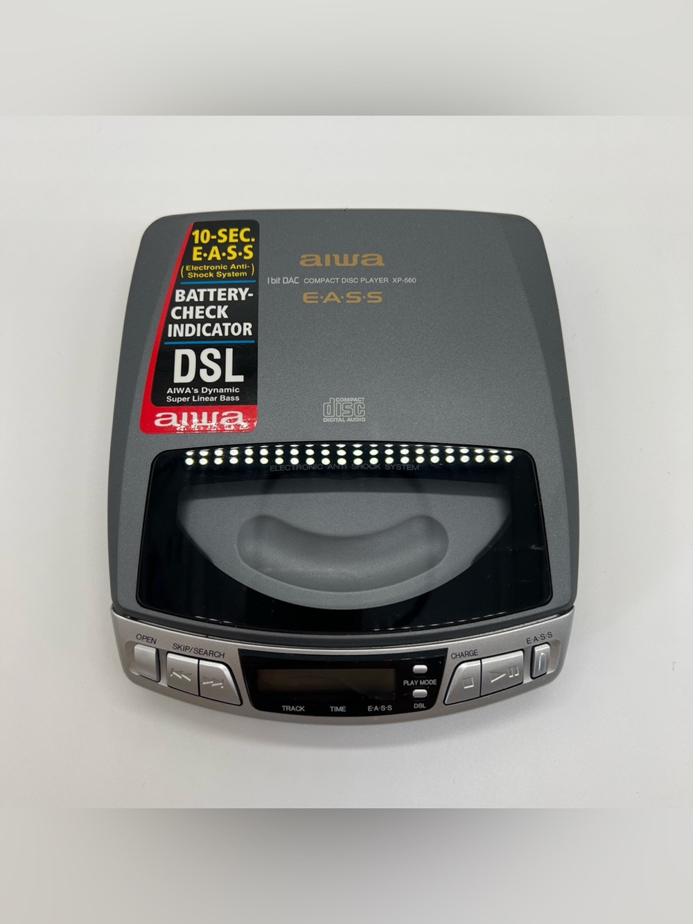 Aiwa XP-560 CD Player, electronic anti-shock system, dynamic super linear bass